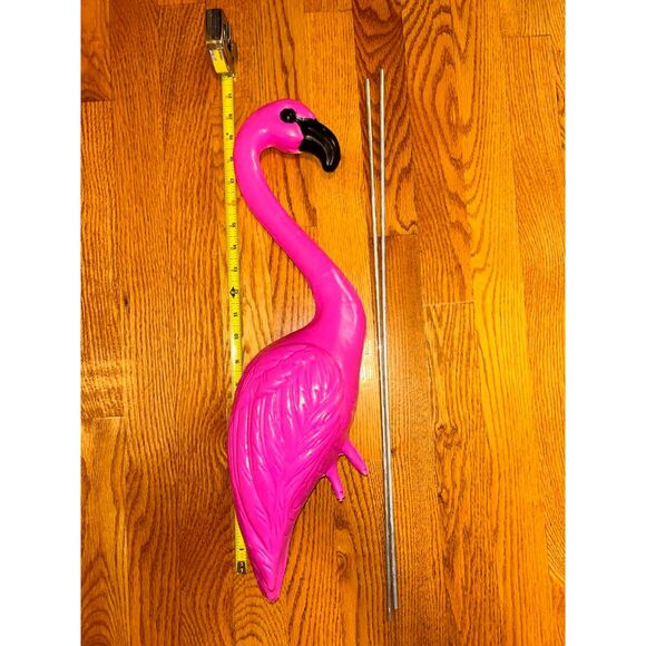 Blow Mold 20" Pink Flamingo Plastic Yard Decoration incl. legs - Picture 1 of 1